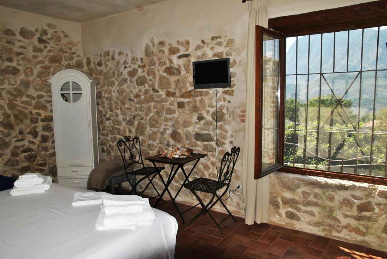 B&B Milleunapietra Romantic Guest House Ausonia エクステリア 写真